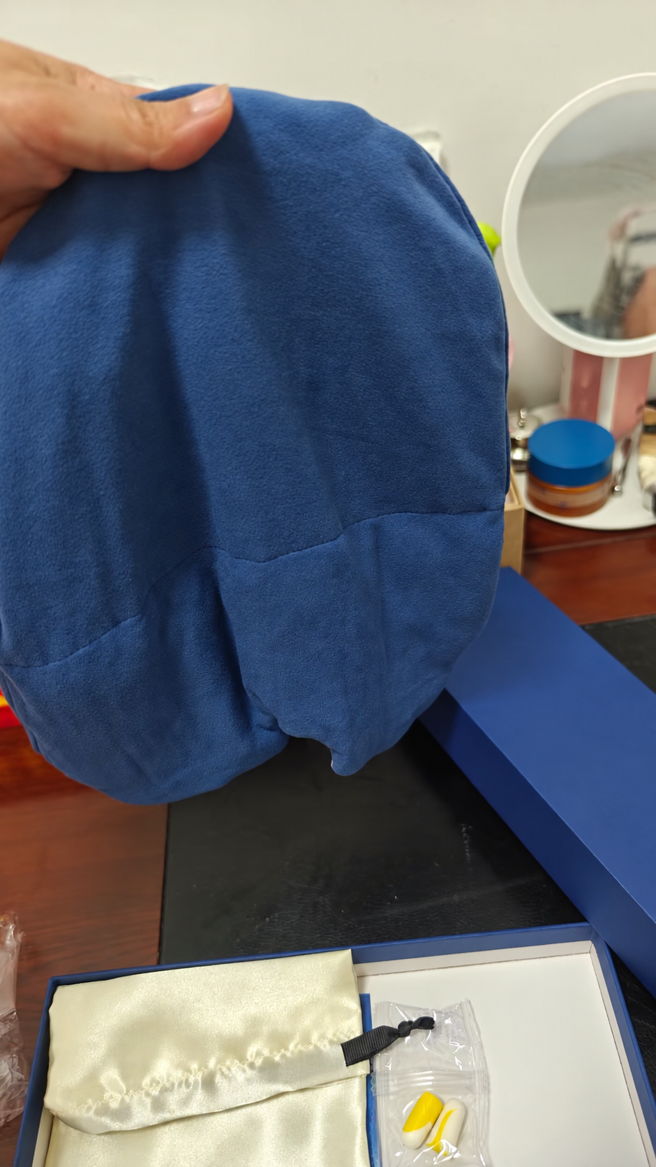 Blue weighted sleep hood product photo