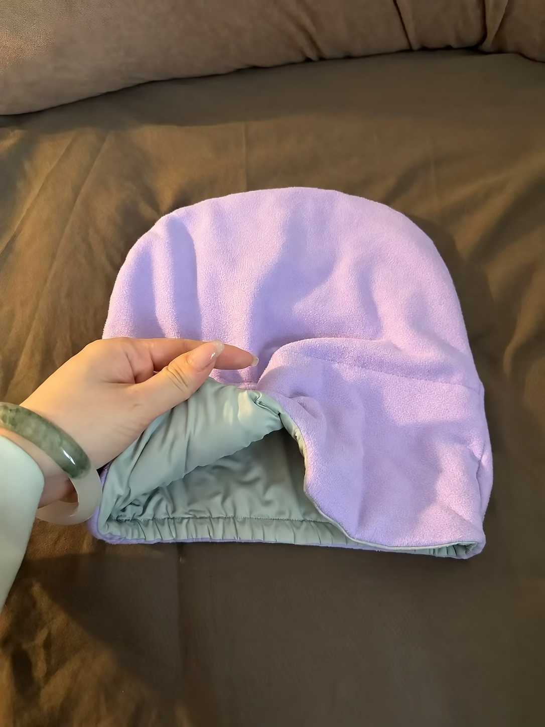 Purple weighted sleep hood product photo