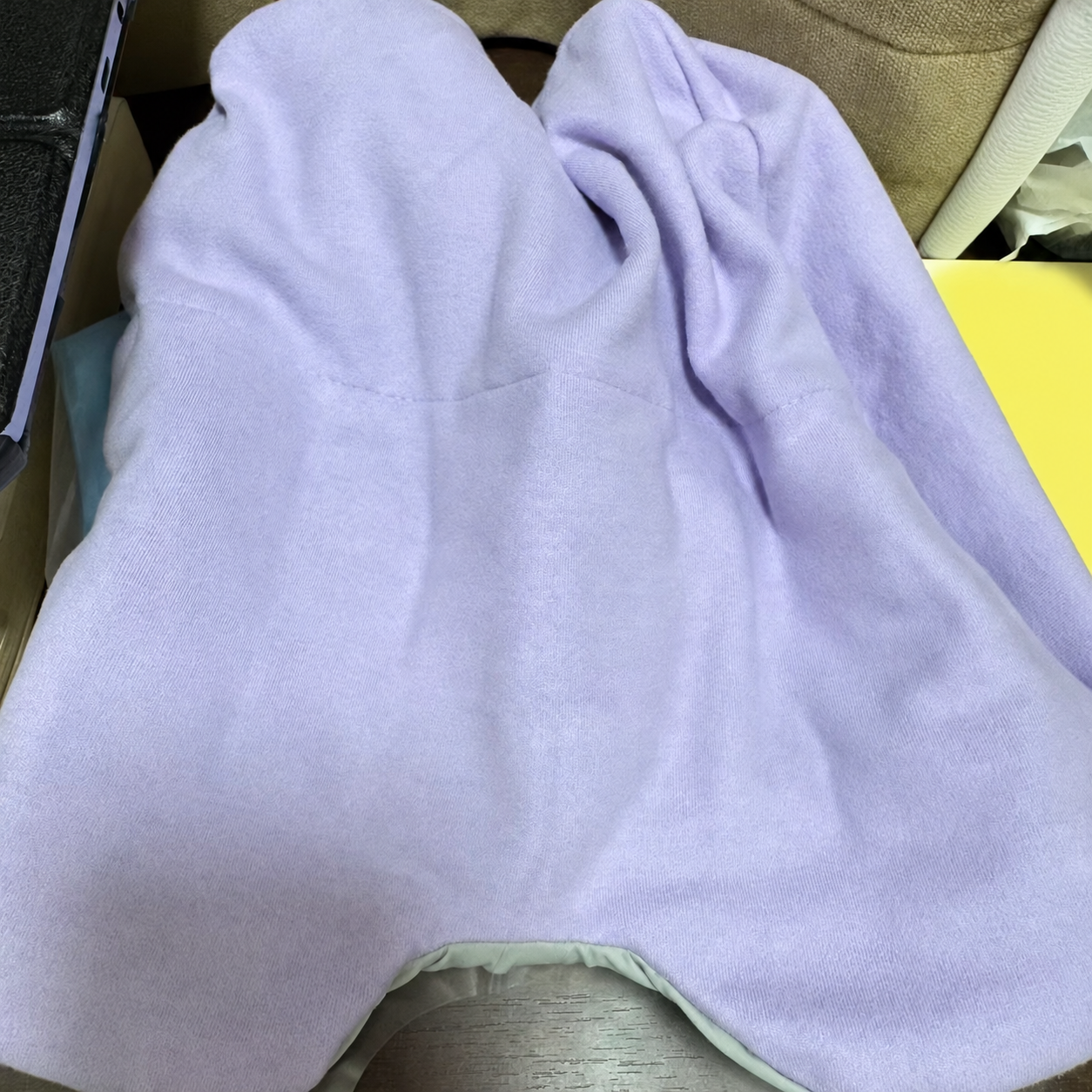 Purple weighted sleep hood product photo