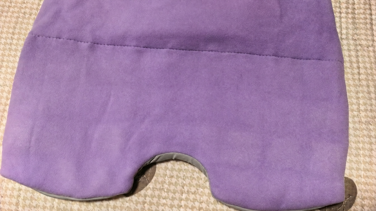 Purple weighted sleep hood product photo