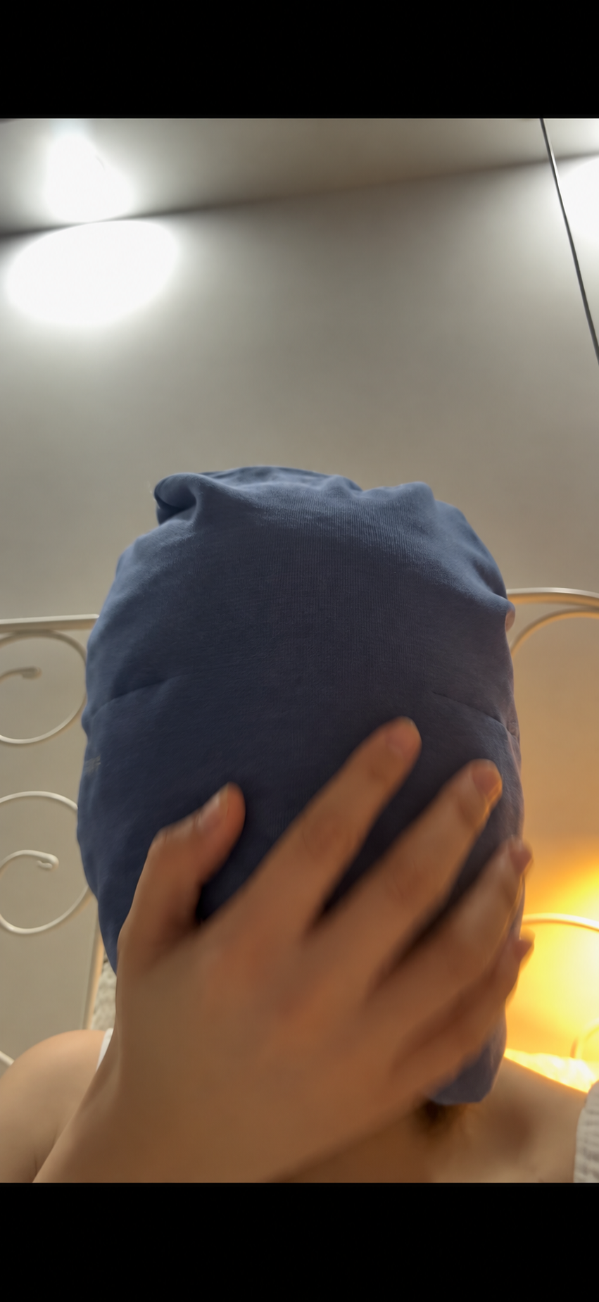 Blue weighted sleep hood product photo